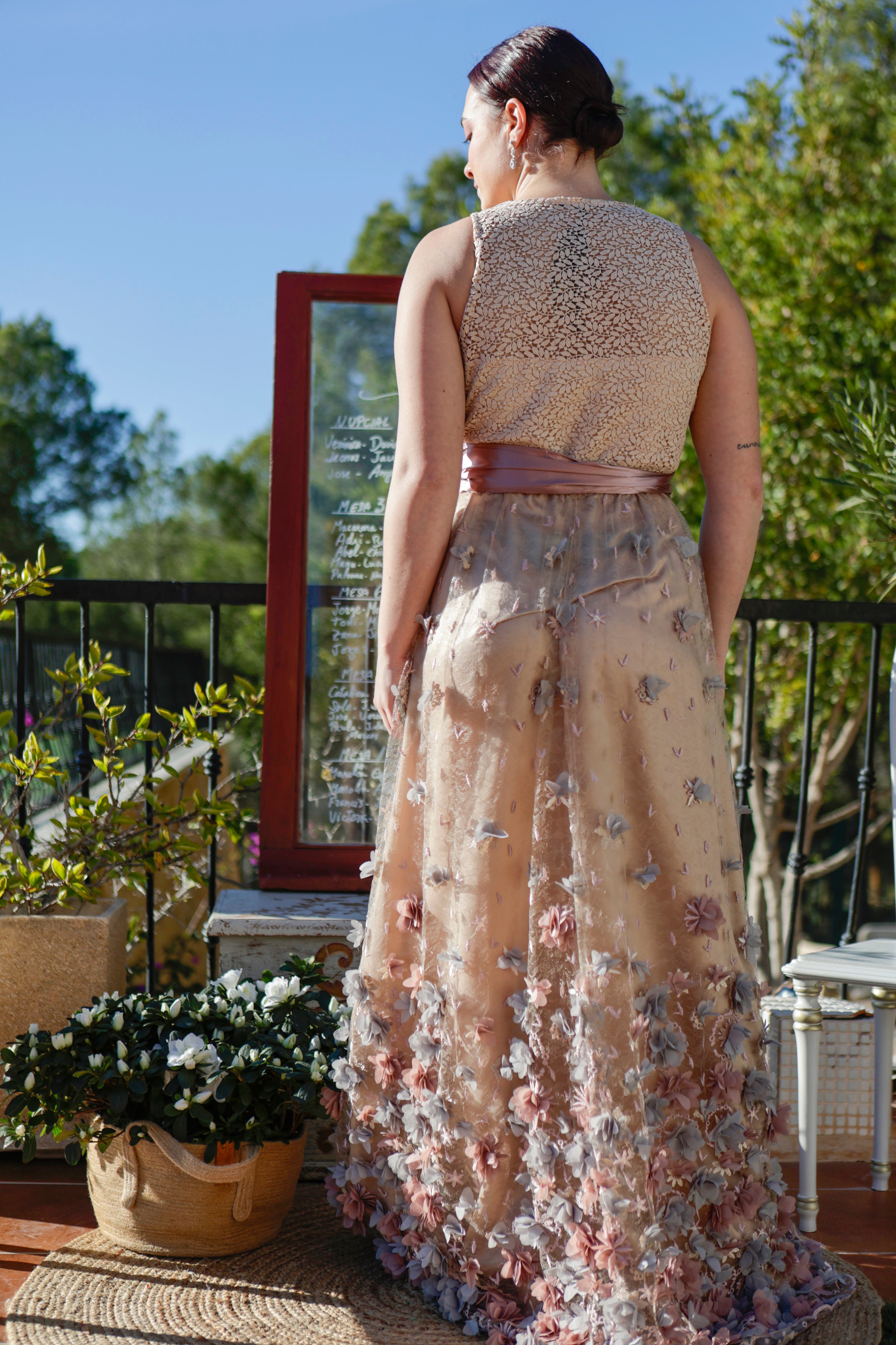 VESTIDO COMBINADO FALDA FLORES