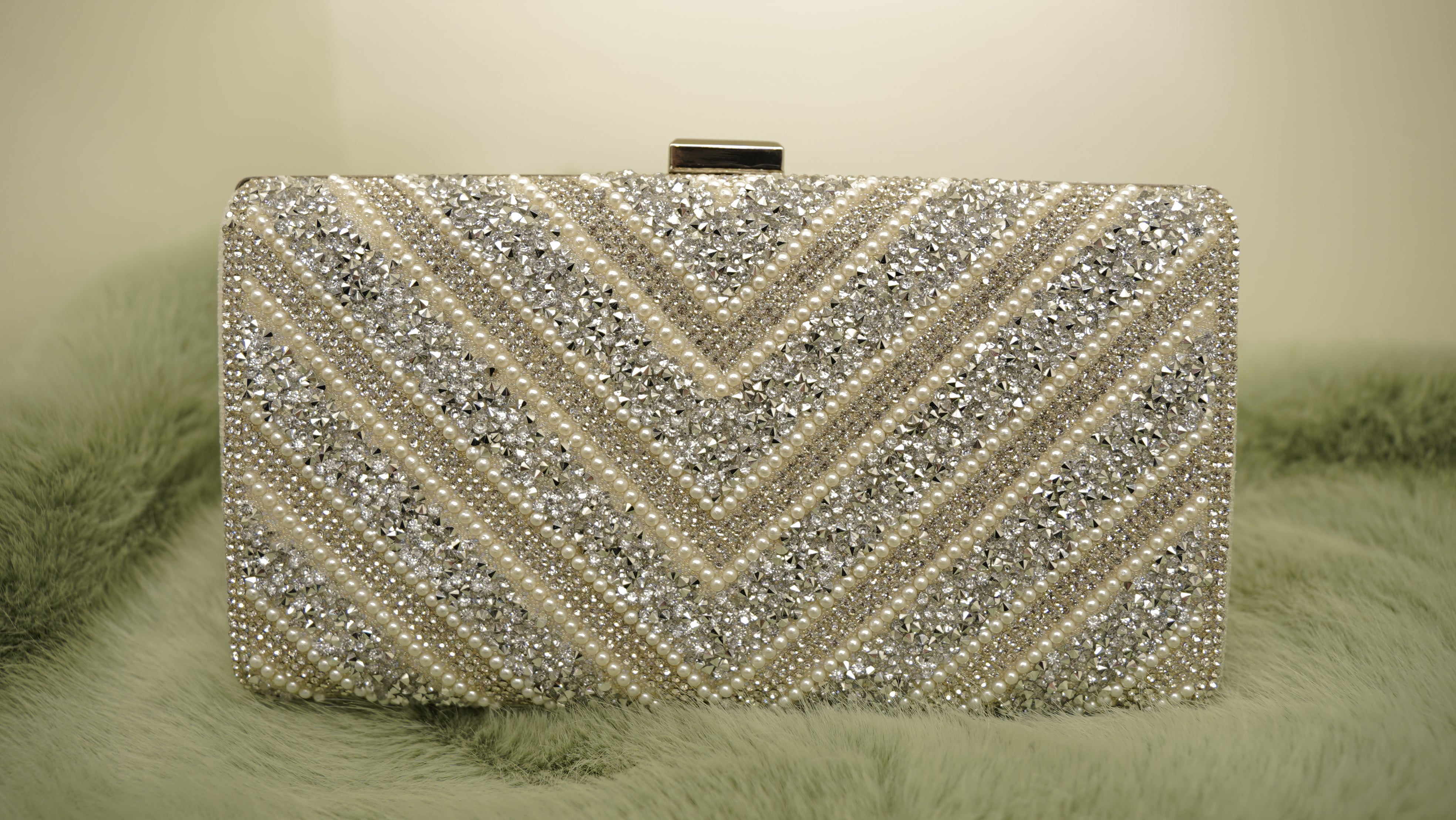 Bolso zig zag brillantes